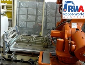 RWA Robot-World AUSTRIA: Robotereinsatz beim Stappeln und Vermessen von schweren Platten-